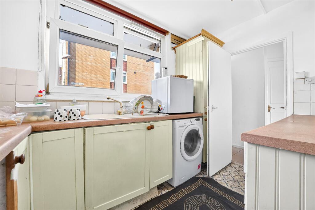 Apartment in London - More