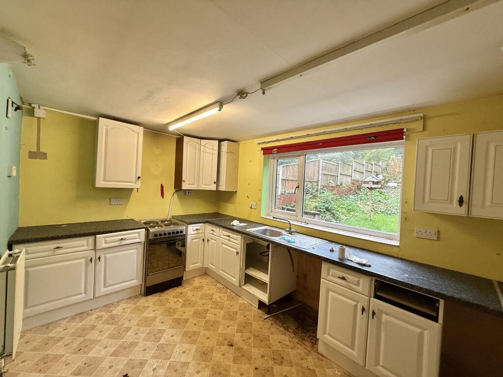House in Newcastle-under-Lyme, Porthill - View 2