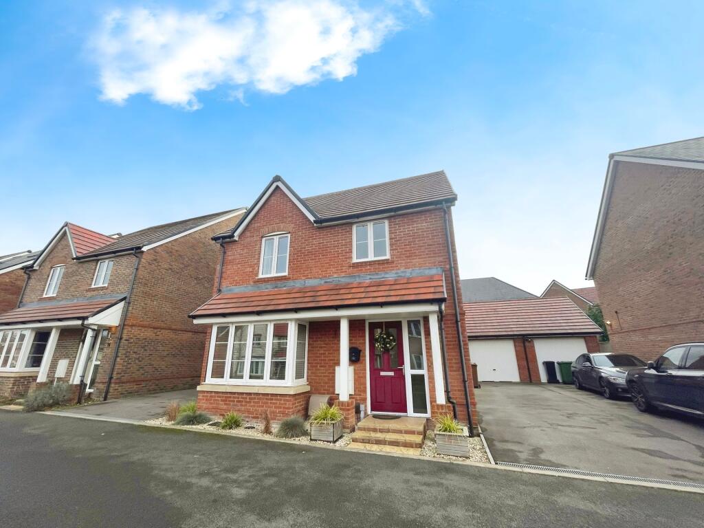 4-bed detached on White Clover Drive, Basingstoke, RG23, £525,000