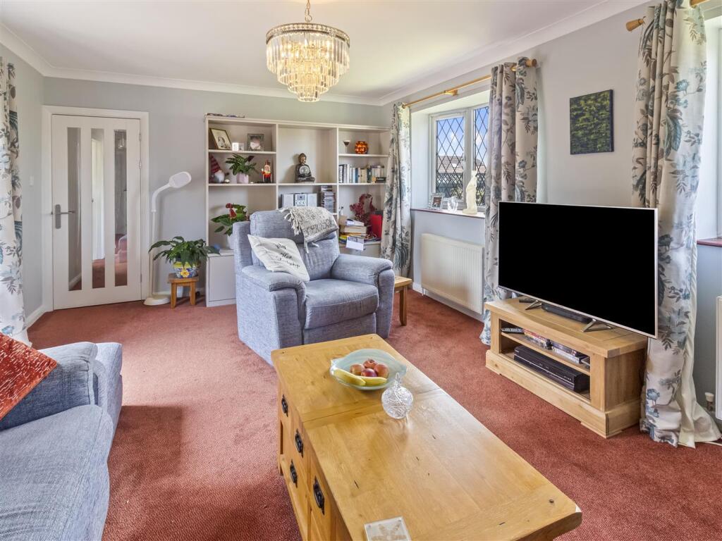 Rothesay Close, Worthing photo 4