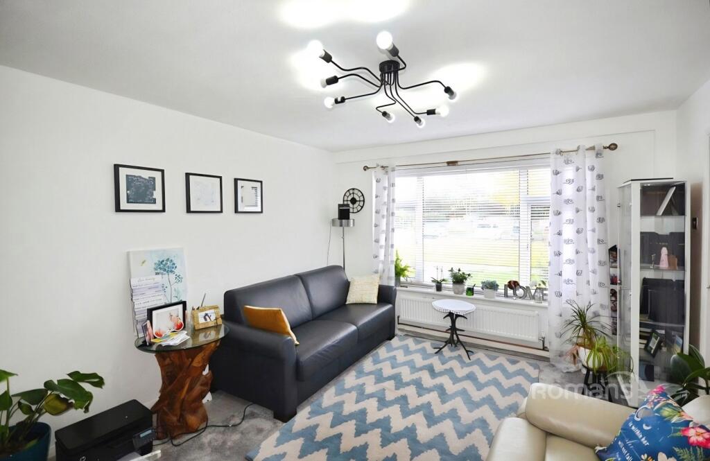 House in Slough - View 4