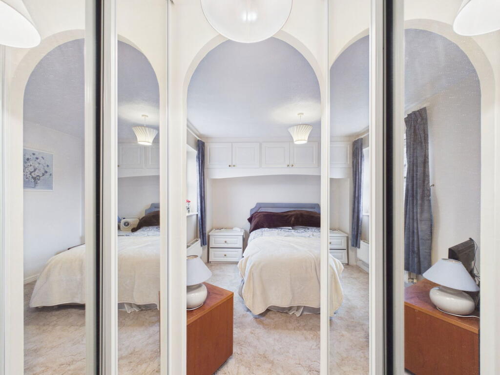 Delius Gardens, Horsham image 4