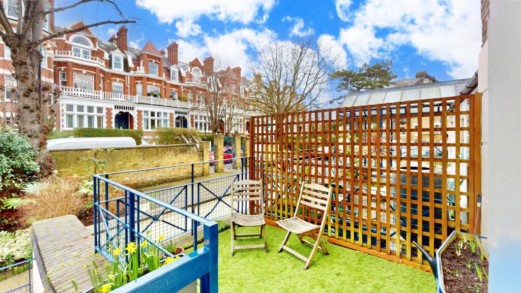 Apartment in London - View 5