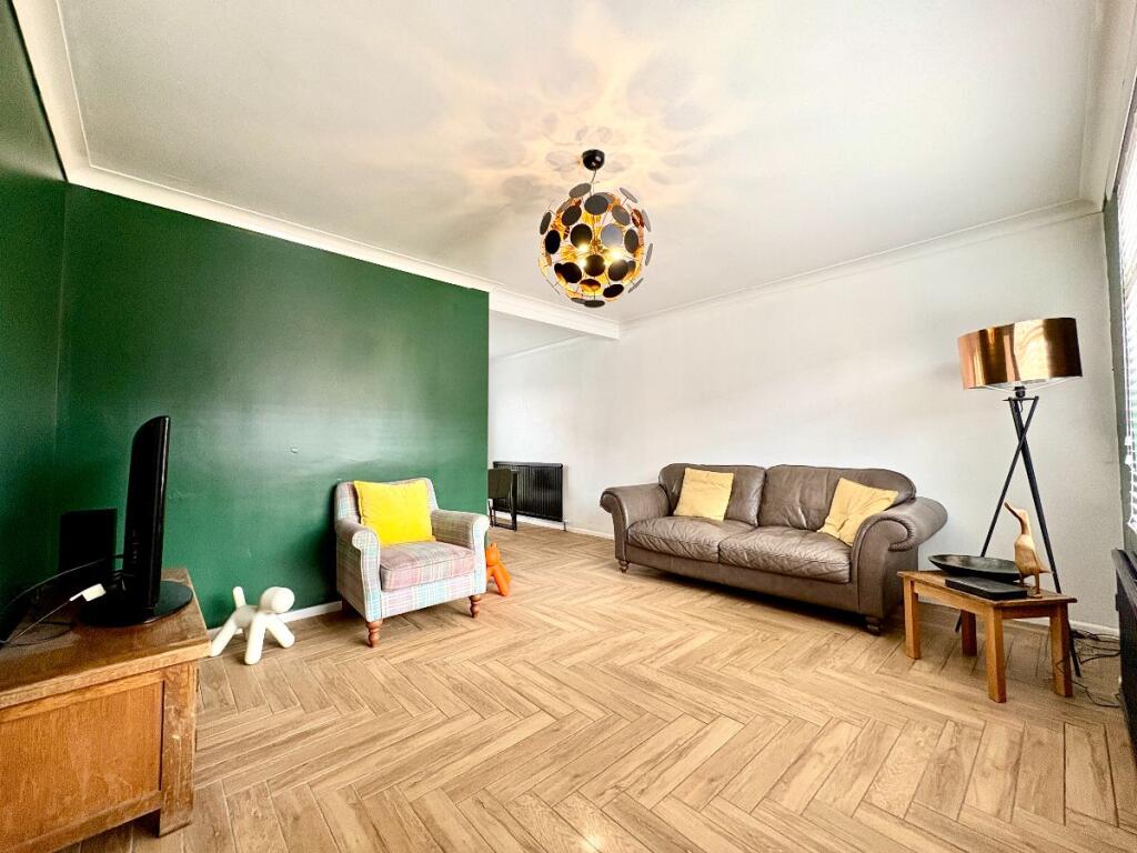 House in Salford, Walkden - More