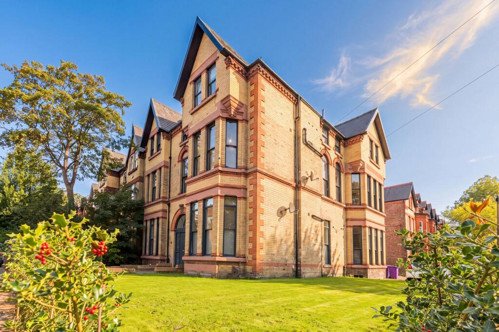 2-bed flat on Ivanhoe Road, Aigburth, L17, £240,000