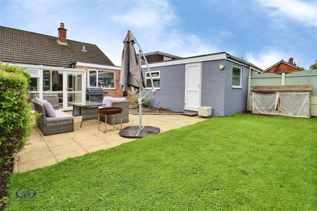 House in Stoke-on-Trent - View 4