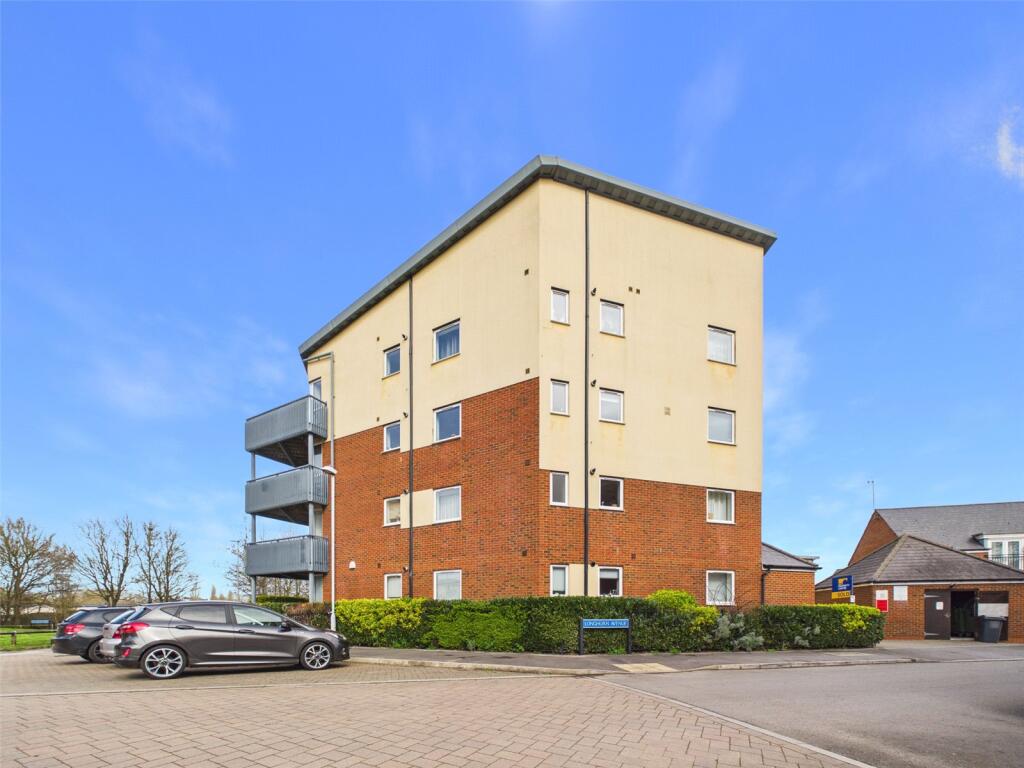 2-bed flat on Longhorn Avenue, Gloucester, Gloucestershire, GL1, £155,000