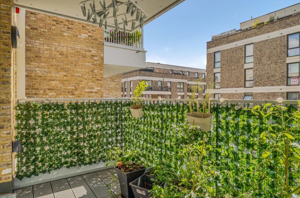 Apartment in London - More