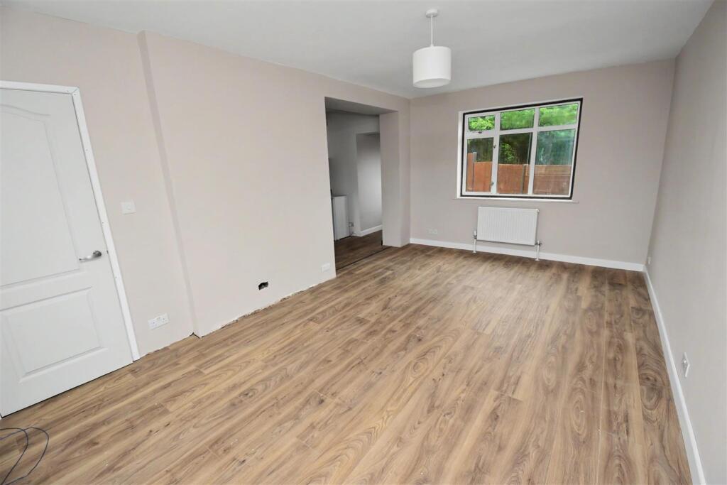 Stephenson Way, Corby photo 4