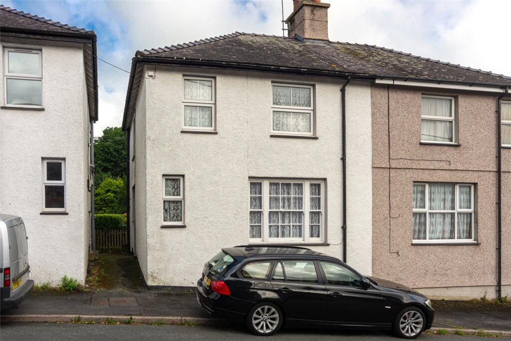 3-bed semi-detached on New Street, Menai Bridge, Isle of Anglesey, LL59, £199,950