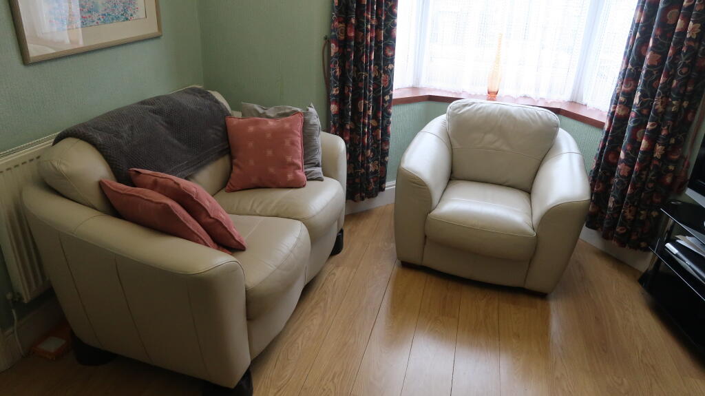 House in Newport - View 2
