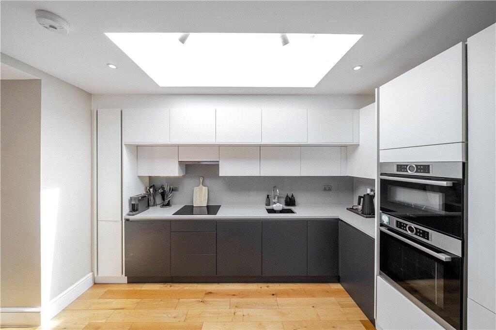 Apartment in London - View 4