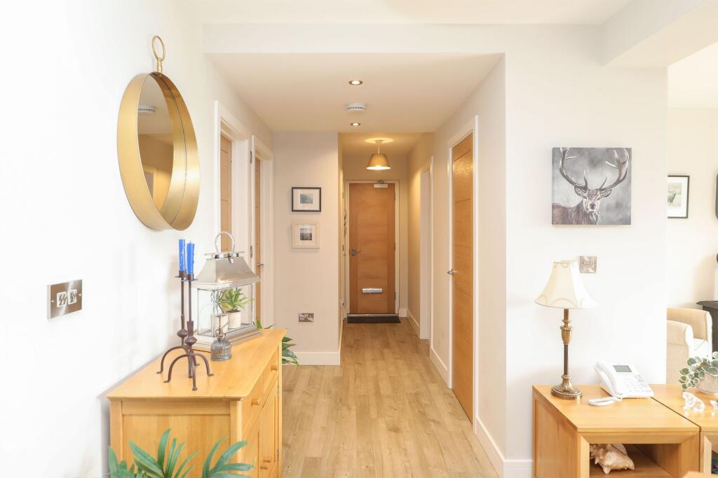 Apartment in Sheffield, Bents Green - More