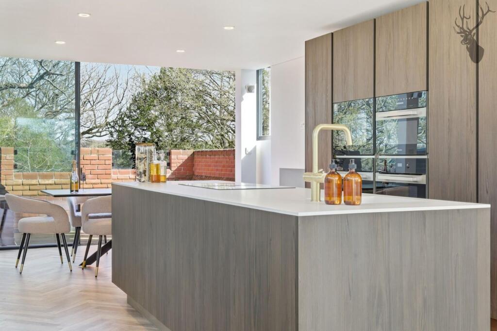 Apartment in Enfield - View 3