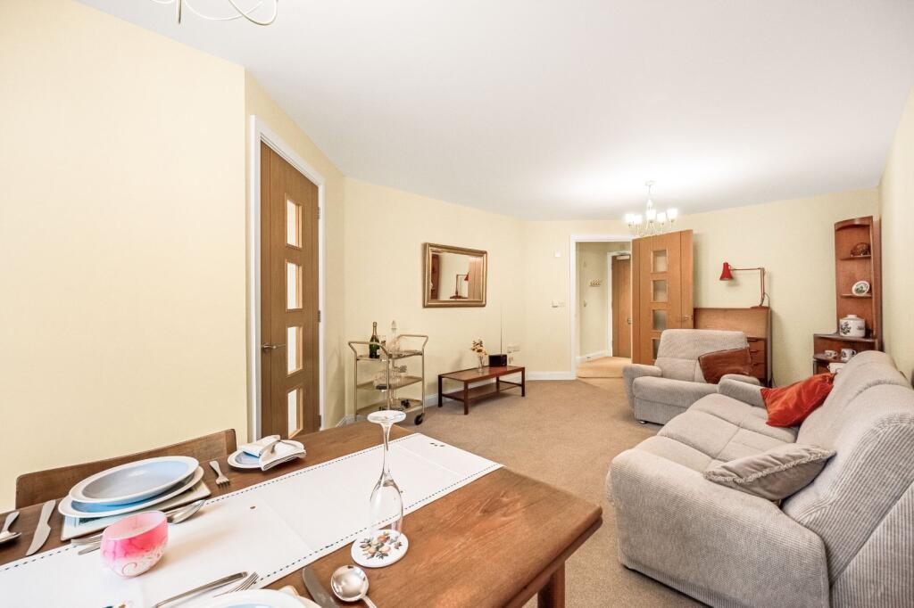 Apartment in Cotswold, Cirencester - View 6