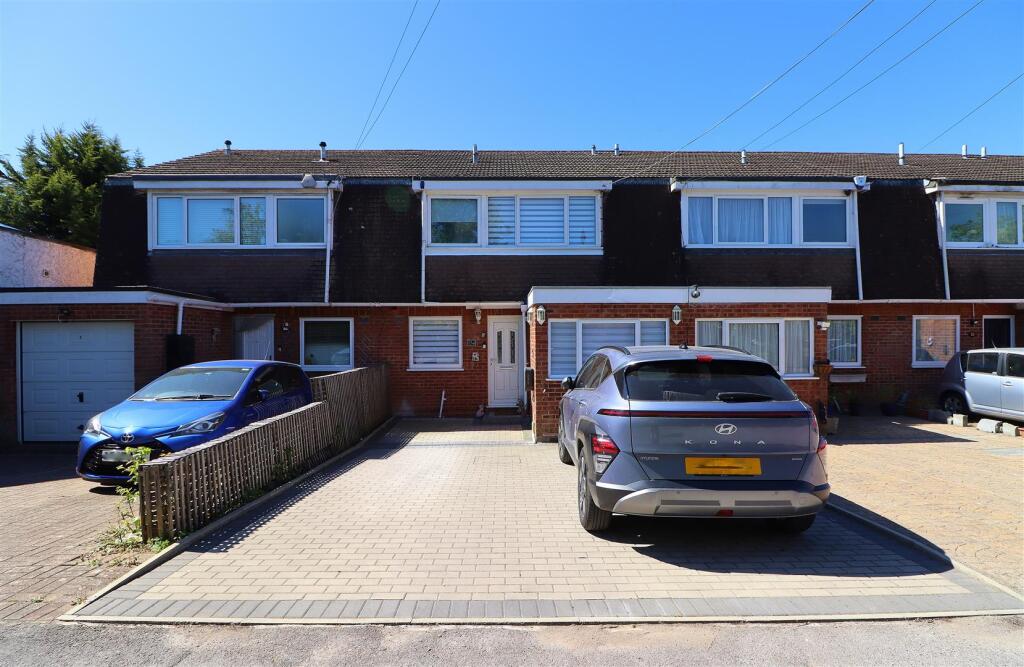 Main image of property: Chiltern Avenue, Bushey
