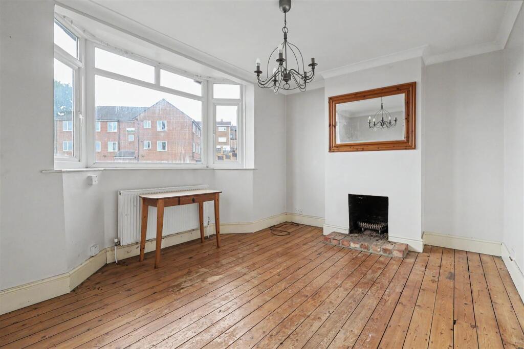 House in Nottingham, Woodthorpe - View 4