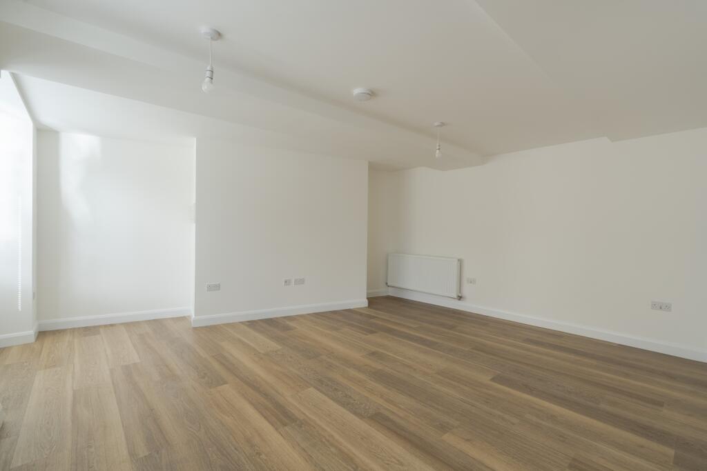 Main image of property: Glovers Walk, Witney, Oxfordshire, OX28