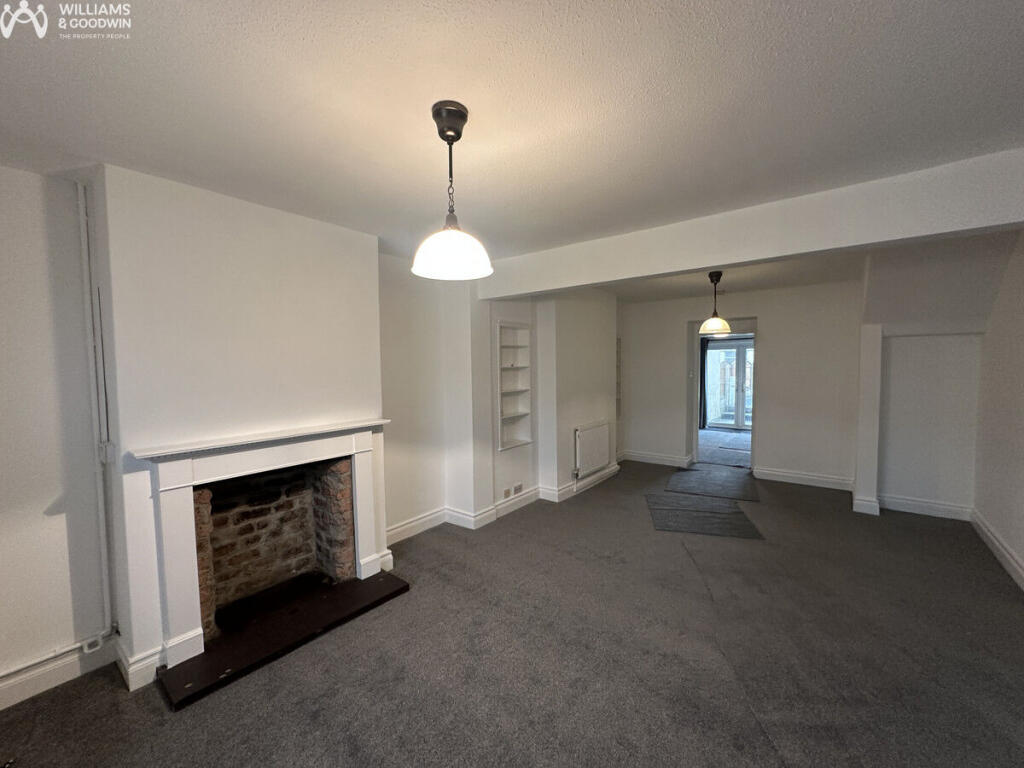 Ffordd Caergybi, Llanfairpwll, Anglesey, LL61 photo 3