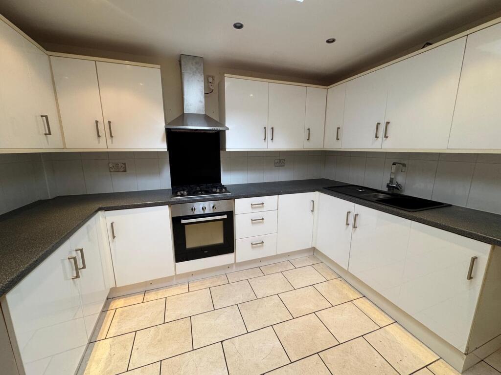 Main image of property: Earlsdon Avenue North