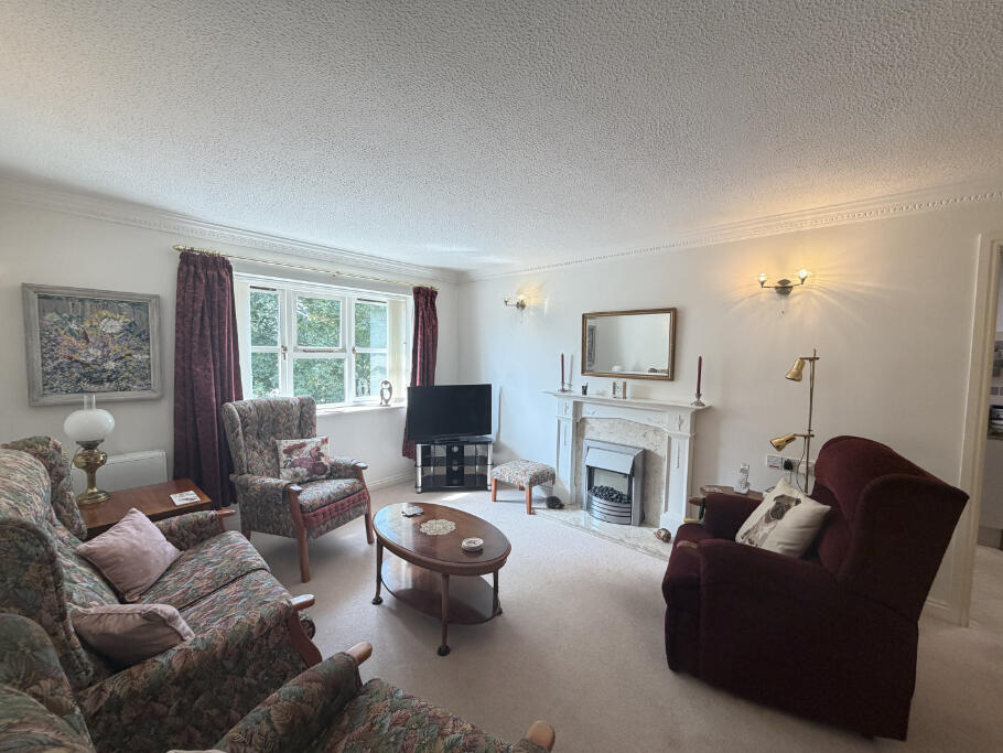 Apartment in Southampton - View 3