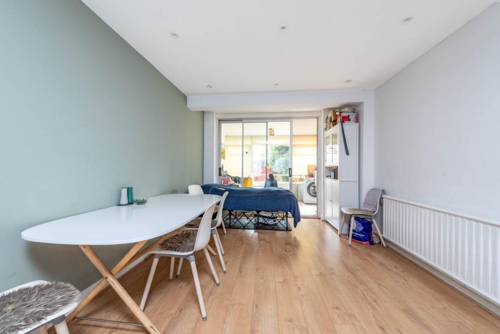 House in Morden, Lower Morden - More