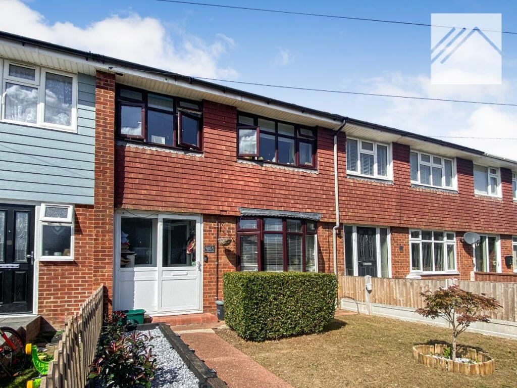 3-bed terraced on St. Davids Walk, Canvey Island, £280,000