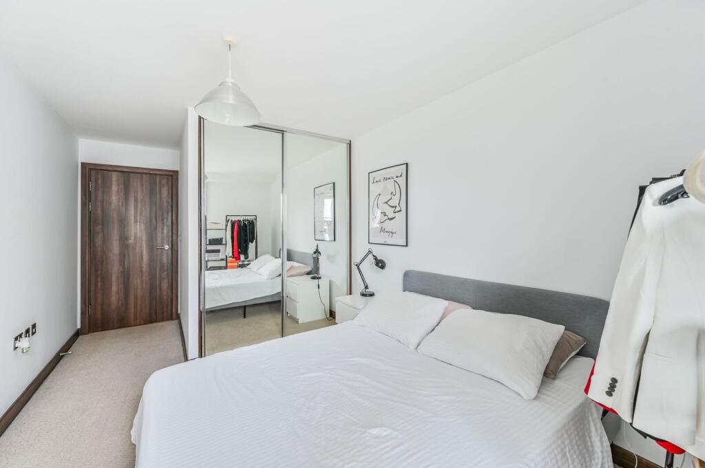 Apartment in London - View 5