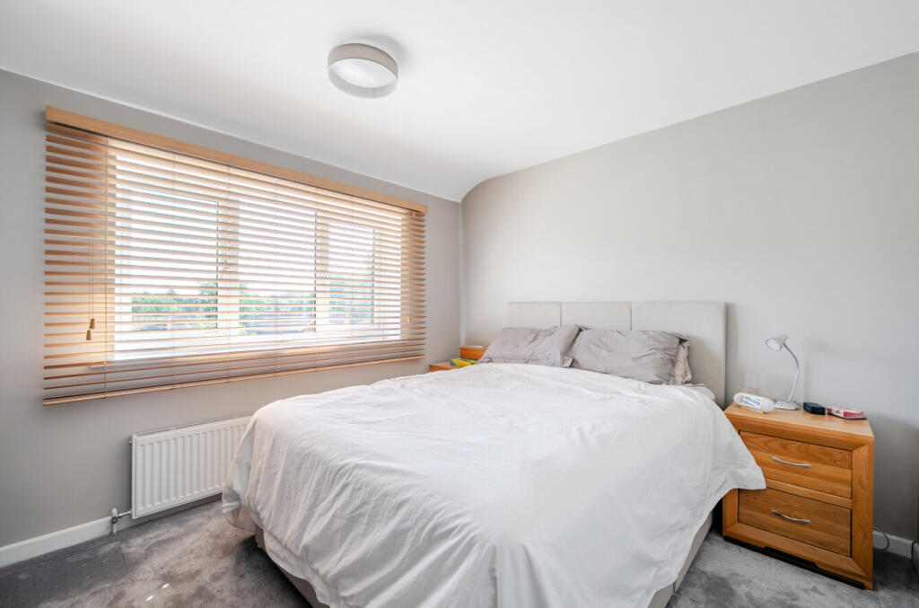 House in Waverley, Upper Bourne, Farnham - More