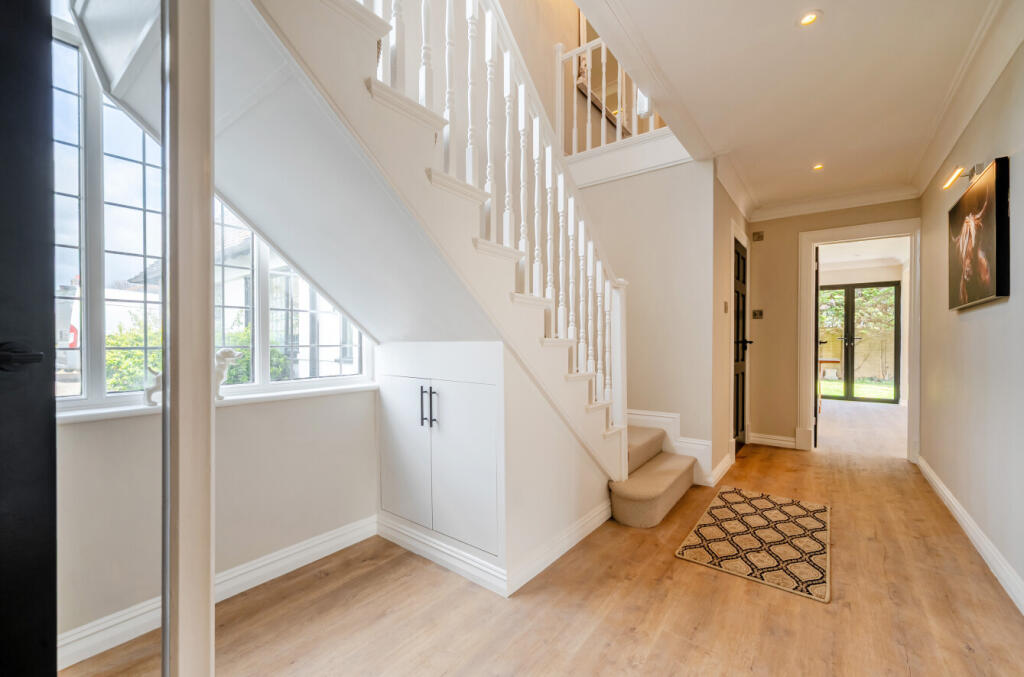 House in Worthing, Ferring - More