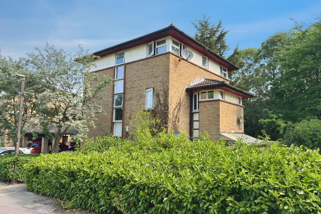Main image of property: Carrick Road, Fishermead, Milton Keynes, MK6 2LS