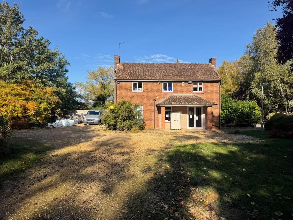 Main image of property: The Lodge, Towcester Road, Milton Malsor, Northampton, Northamptonshire, NN4
