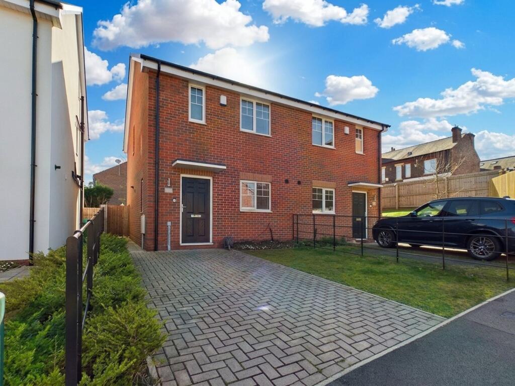 Main image of property: Hall Close, Nottingham