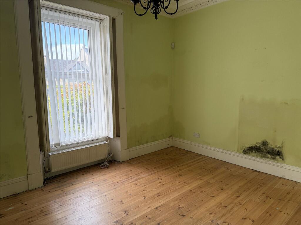 House in Barrhead, Waterside, Crossmill - View 3