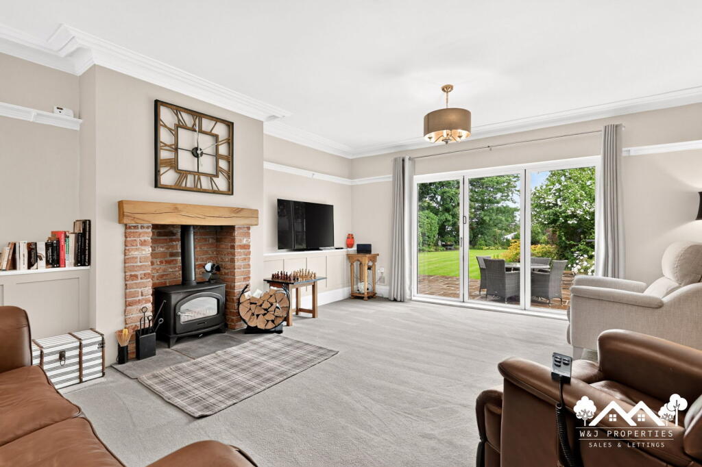 House in Hyndburn, Little Moor End - View 3