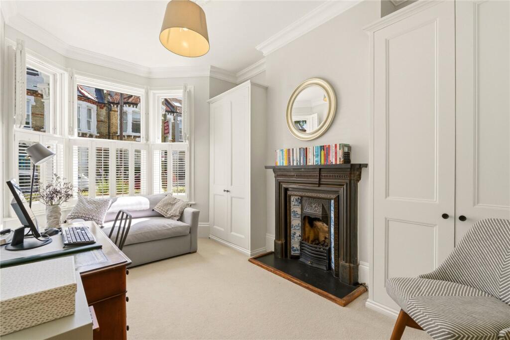 Apartment in London - More