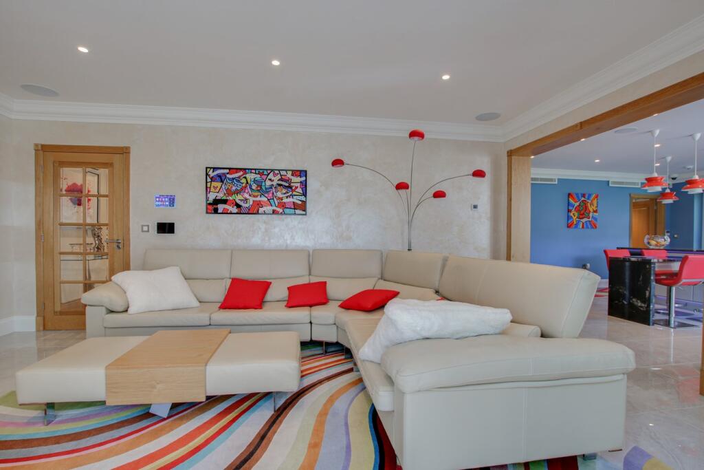 Avon Castle Drive, Ringwood, BH24 - View 5