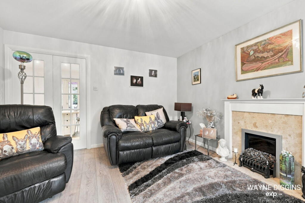 House in Grays, Little Thurrock - View 5
