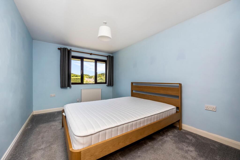 Apartment in Wealden, Crowborough - More