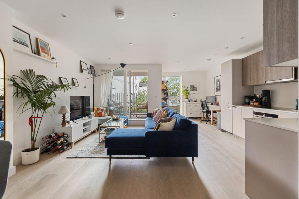 Apartment in London - View 5