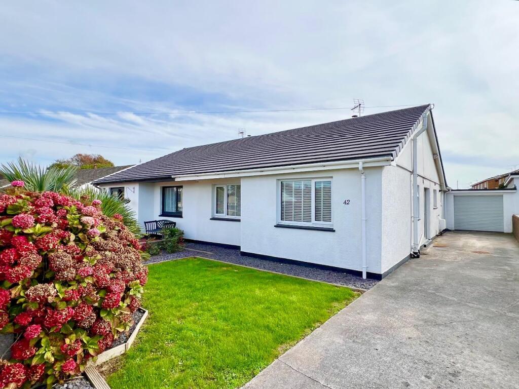 Main image of property: West End Avenue, Porthcawl, Bridgend County Borough, CF36 3NF