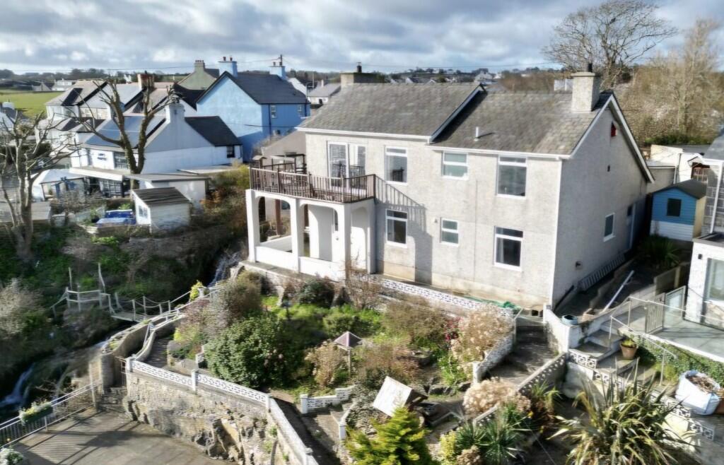 Main image of property: Moelfre, LL72