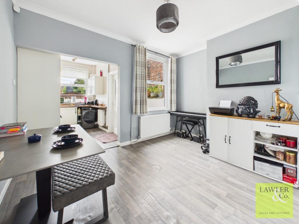 House in Tameside, Greater Manchester - More