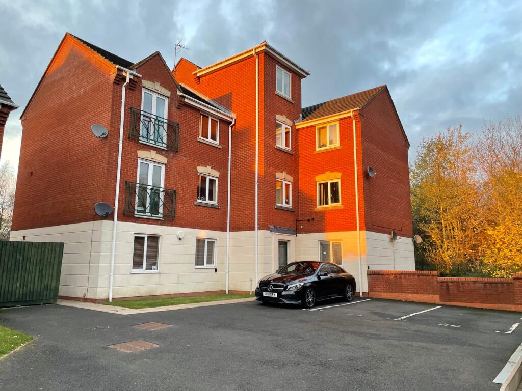 1-bed flat on Grayling Walk, Bentley Bridge, Wednesfield, WV10, £90,000