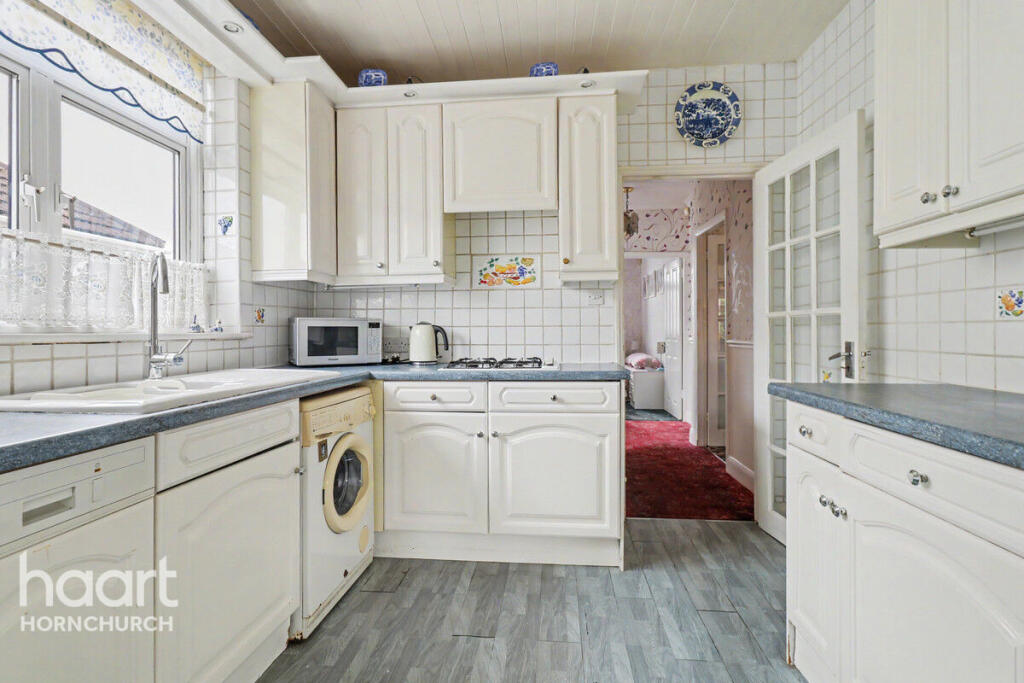House in Romford - More