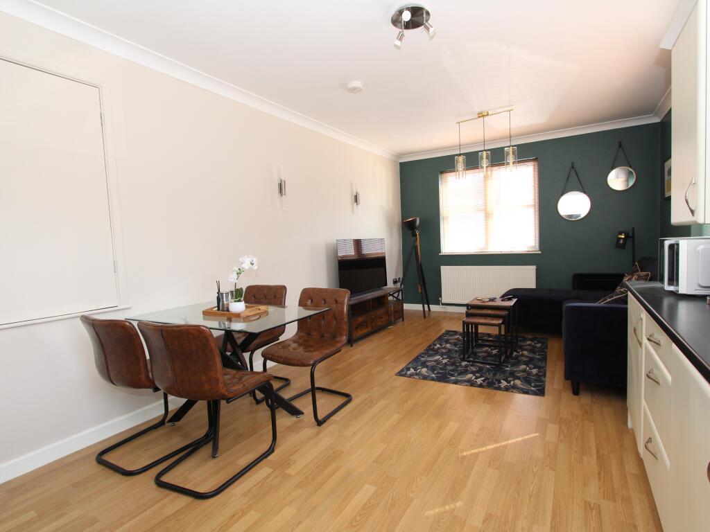 Apartment in Reading, Katesgrove, Coley - View 4