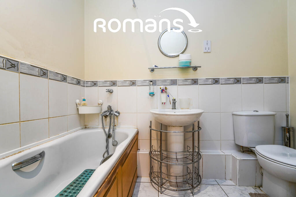 Apartment in Swindon - More