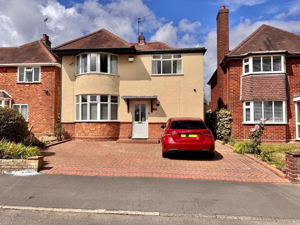 Main image of property: Charlemont Crescent, West Bromwich, West Midlands, B71 3DA