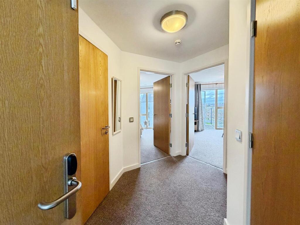 Apartment in Warwick, Myton Park - View 3