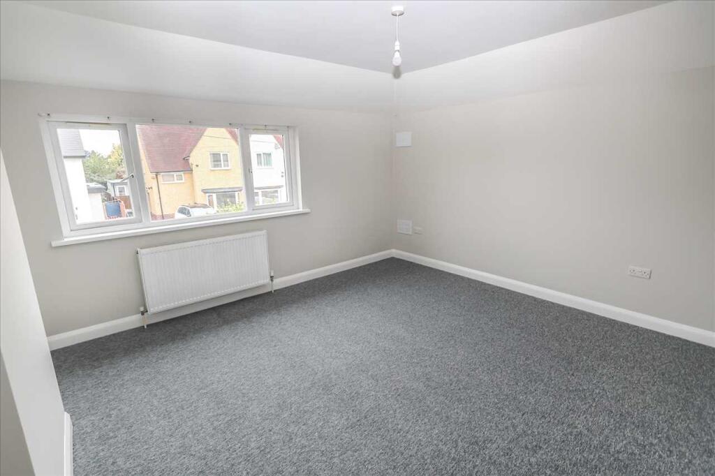 House in Slough - View 4